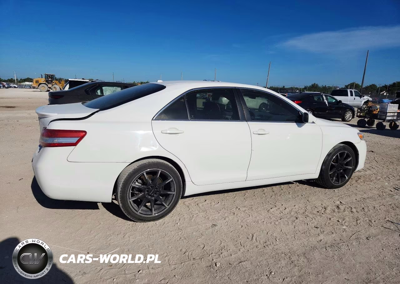 2010 Toyota Camry Le VIN:4T1BF3EK8AU533223 - 3
