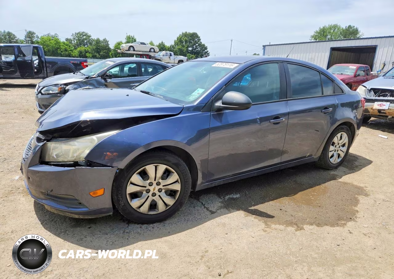 2013 Chevrolet Cruze Ls – zdjęcie 1 z 12
