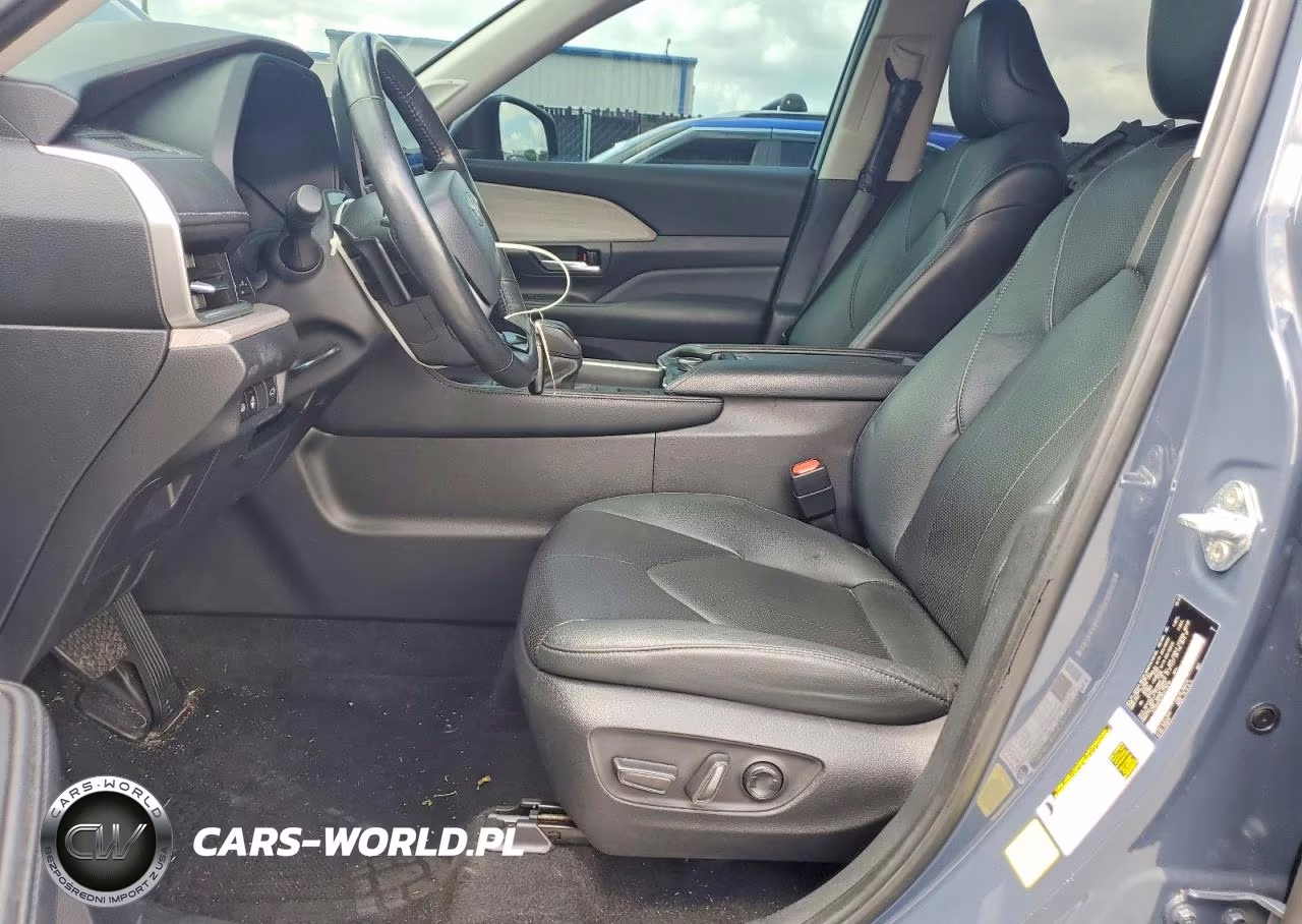 2024 Toyota Grand Highlander Platinum VIN:5TDAAAB59RS019916 - 7