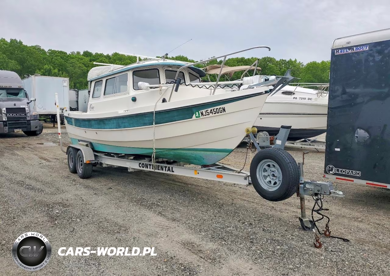 2001 Cape Dory Boat