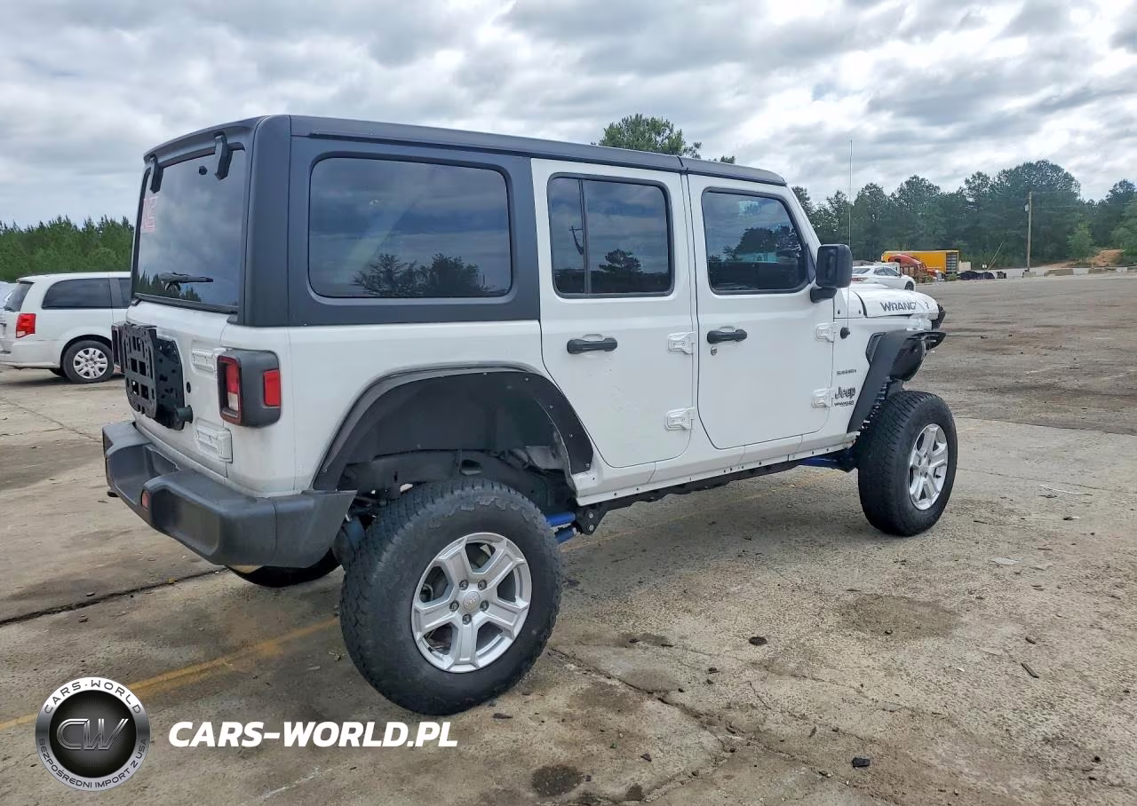 2021 Jeep Wrangler Unlimited Sahara VIN:1C4HJXEN6MW679384 - 3