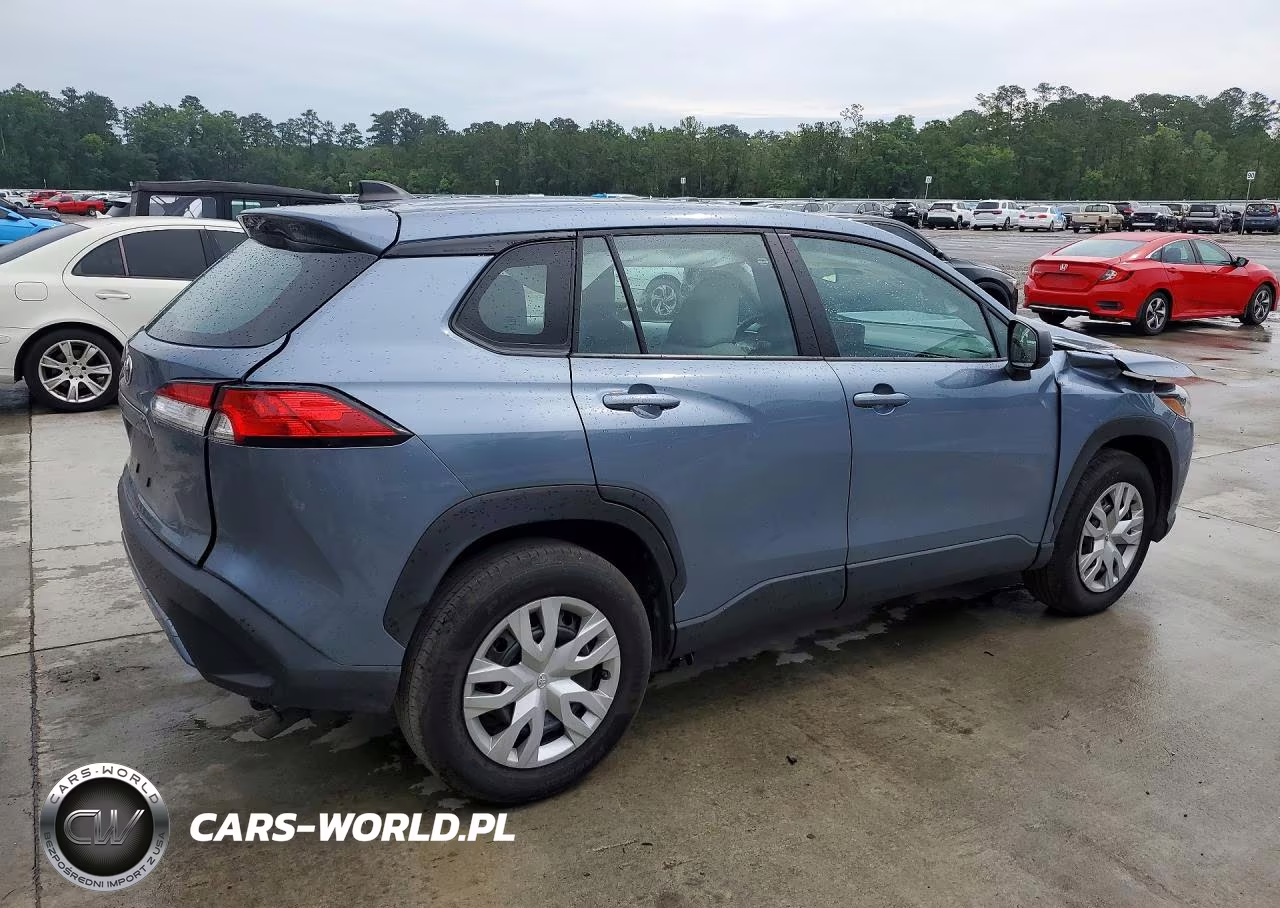 2025 Toyota Corolla Cross L VIN:7MUAAAAG3SV135210 - 3