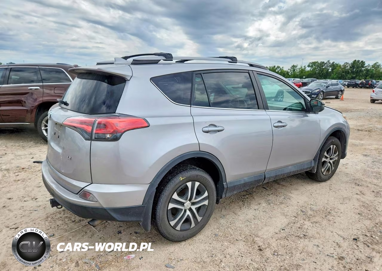 2017 Toyota Rav4 Le VIN:2T3ZFREV5HW326768 - 3