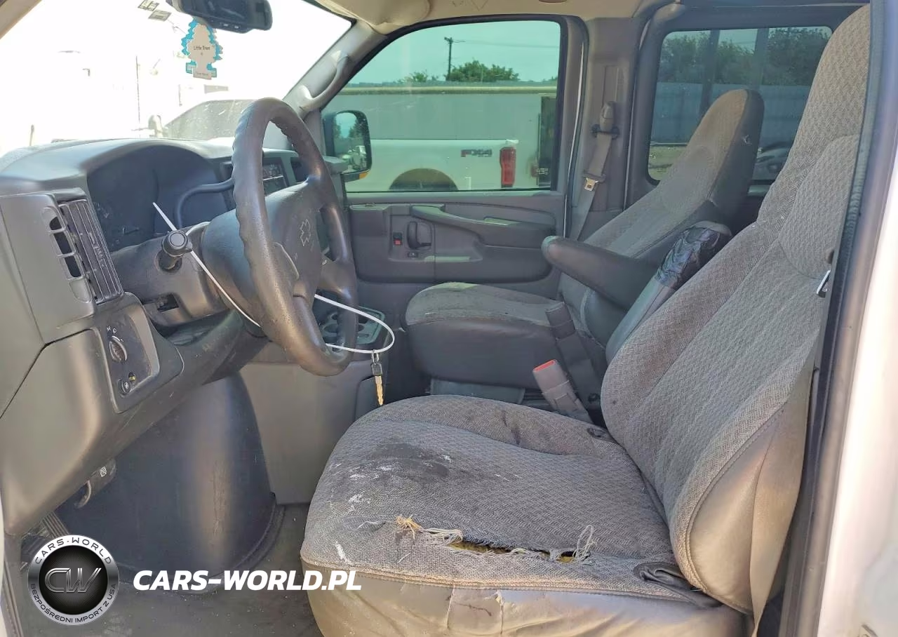 2004 Chevrolet Express G2500 VIN:1GAGG25UX41247827 - 7