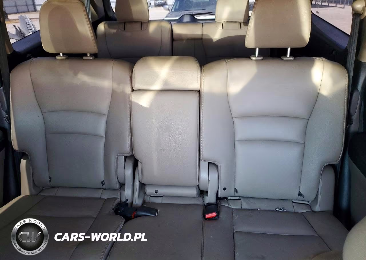 2019 Honda Pilot Touring VIN:5FNYF6H91KB079657 - 10