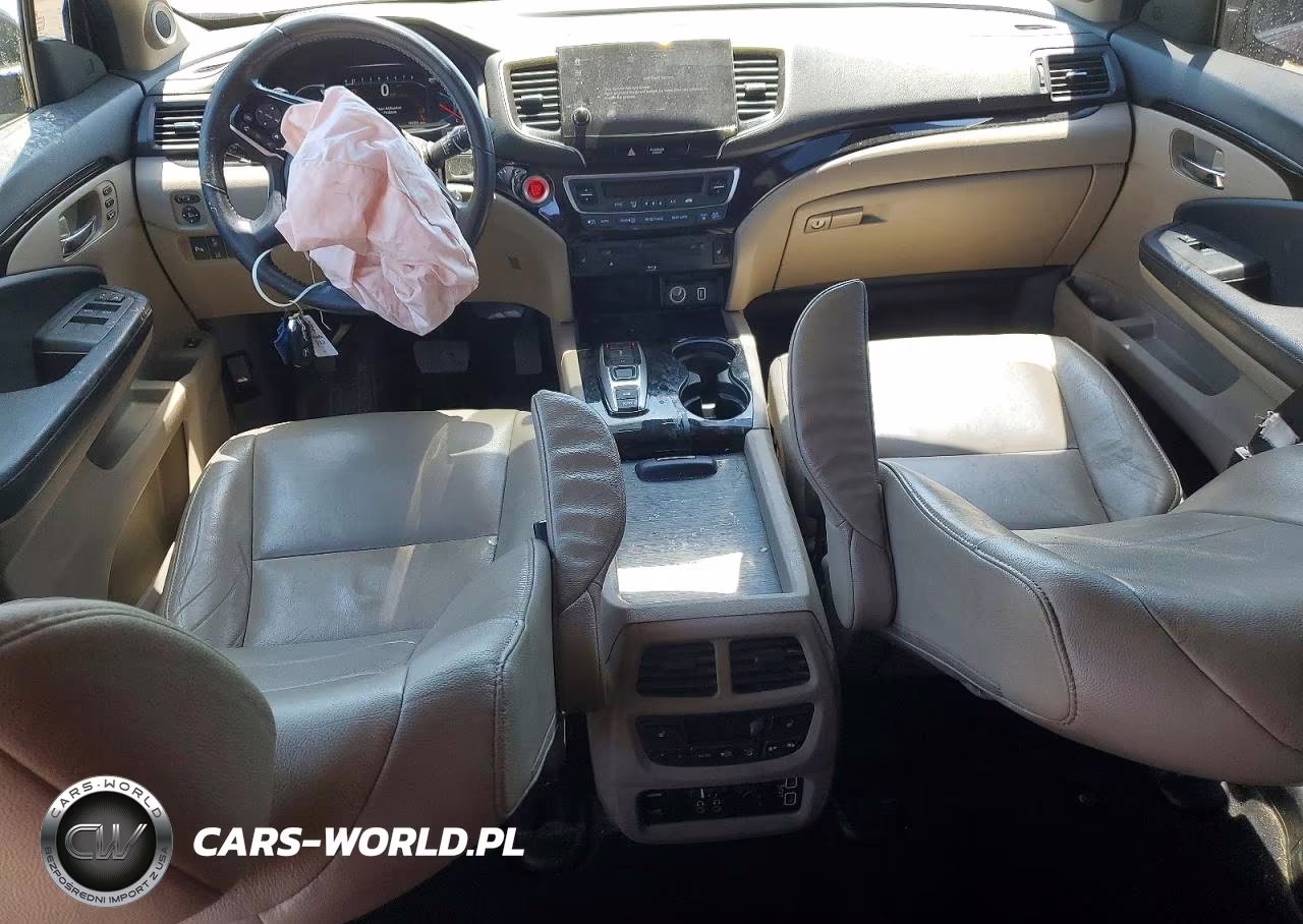 2019 Honda Pilot Touring VIN:5FNYF6H91KB079657 - 8