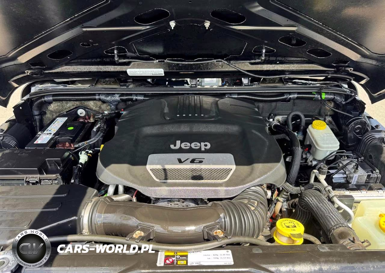 2015 Jeep Wrangler Unlimited Sport VIN:1C4BJWDG9FL542754 - 10