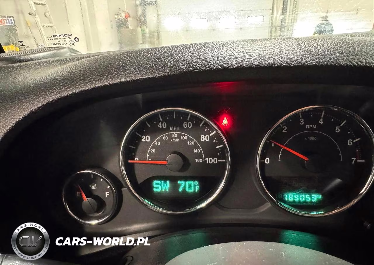 2015 Jeep Wrangler Unlimited Sport VIN:1C4BJWDG9FL542754 - 7