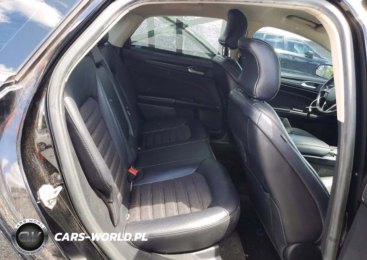 2018 Ford Fusion Se VIN:3FA6P0H7XJR126641 - 10