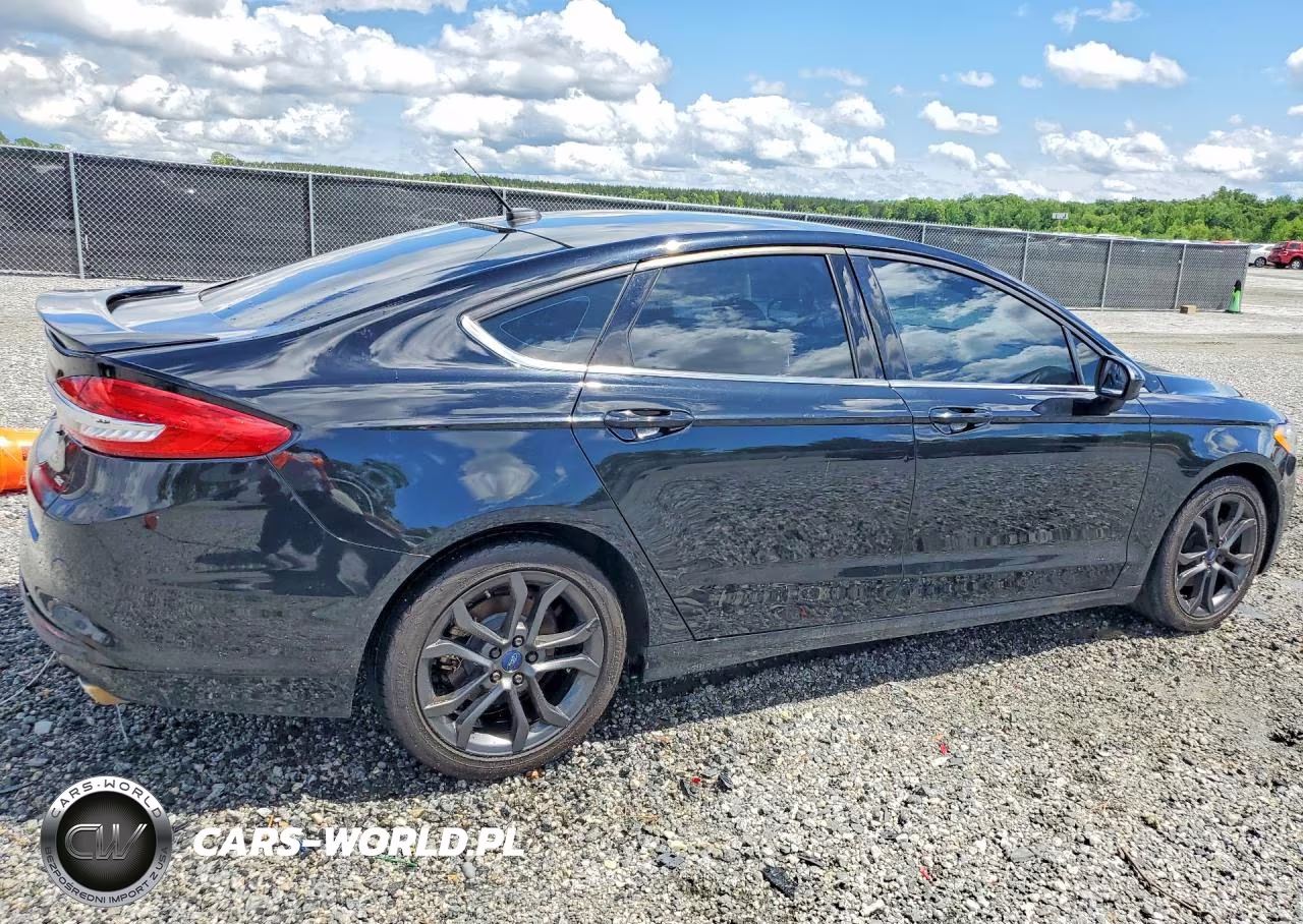 2018 Ford Fusion Se VIN:3FA6P0H7XJR126641 - 3