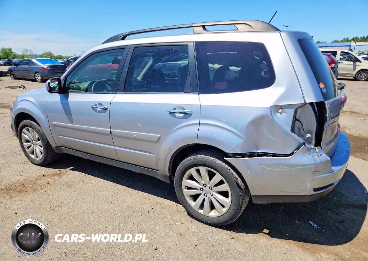 2013 Subaru Forester 2.5X Premium VIN:JF2SHADC1DH429605 - 2