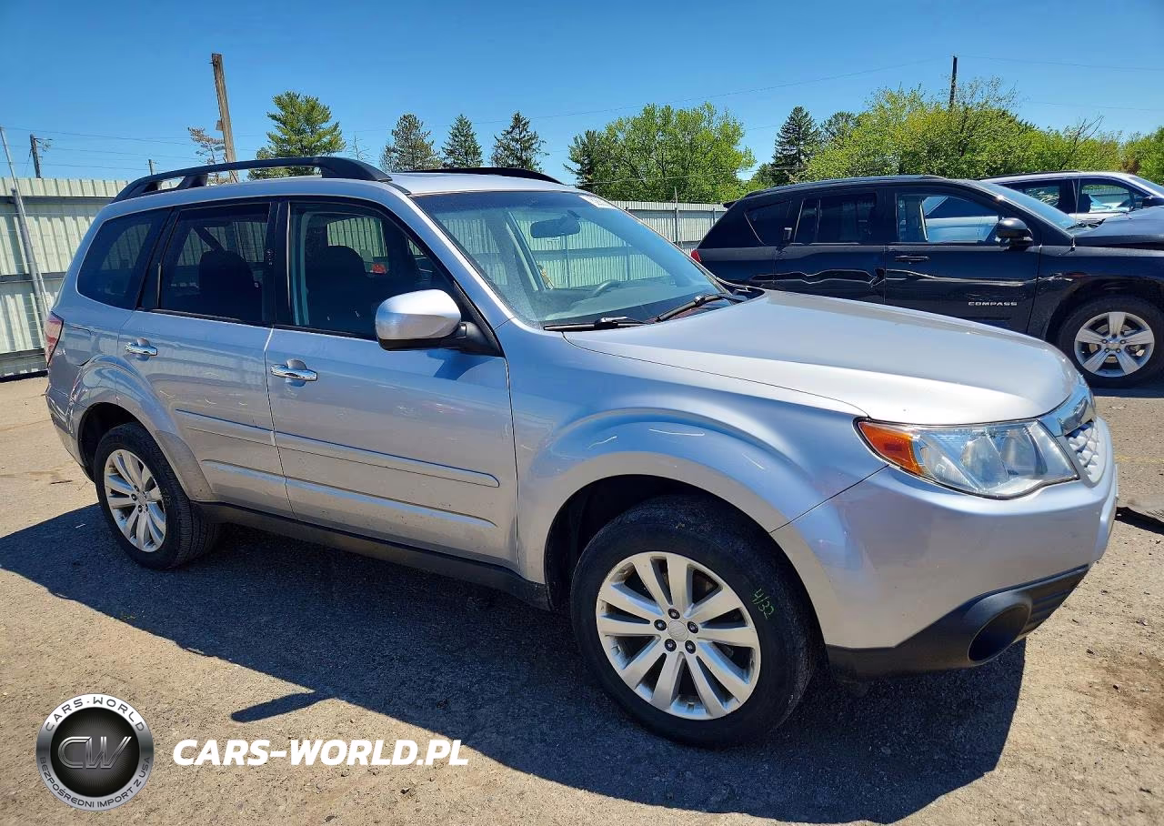 2013 Subaru Forester 2.5X Premium VIN:JF2SHADC1DH429605 - 4