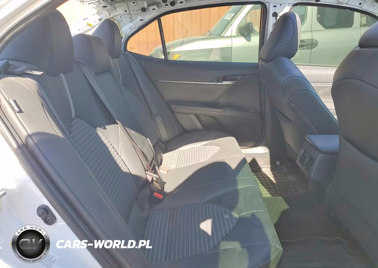 2018 Toyota Camry Se VIN:4T1B11HK3JU540899 - 10