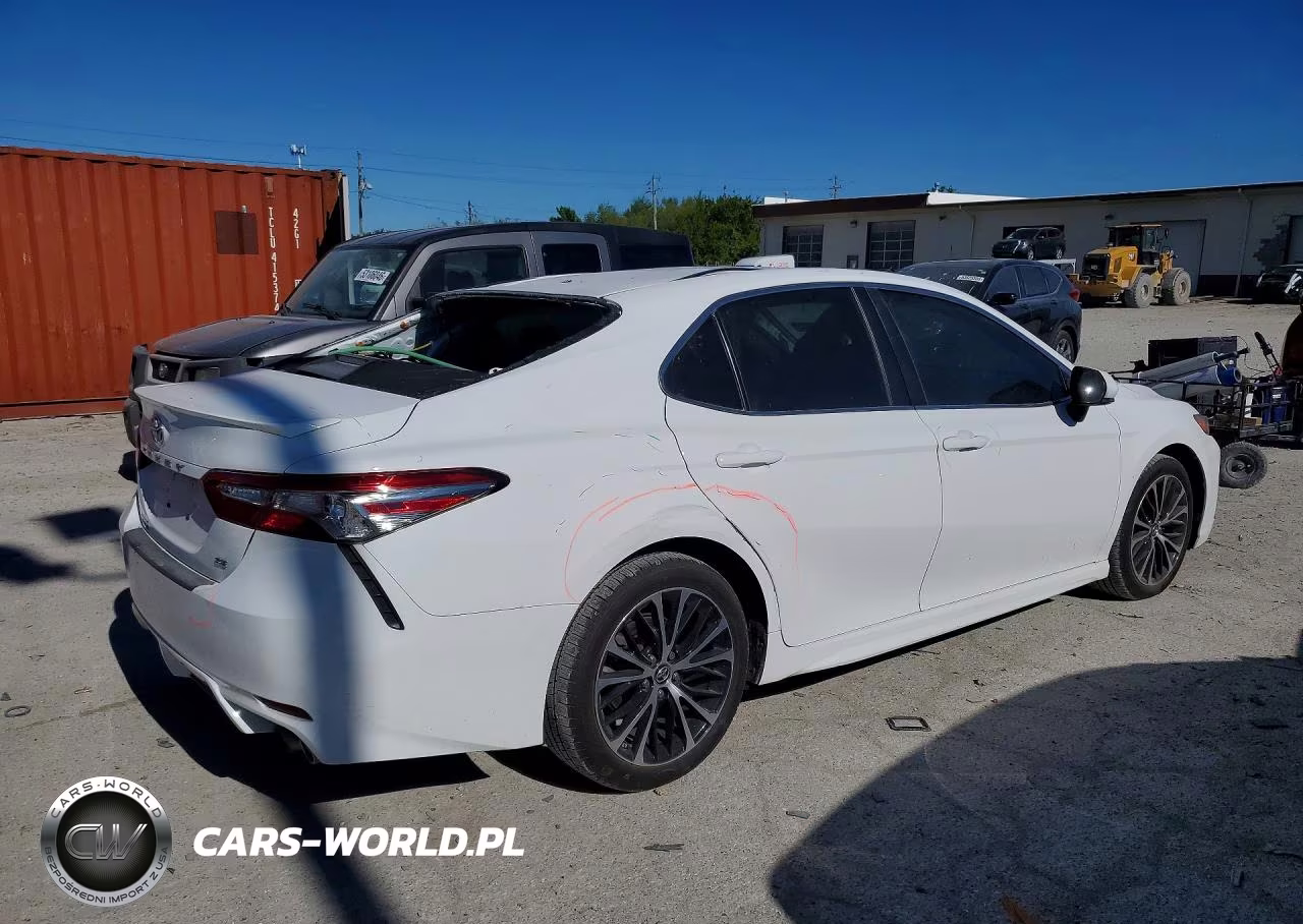 2018 Toyota Camry Se VIN:4T1B11HK3JU540899 - 3