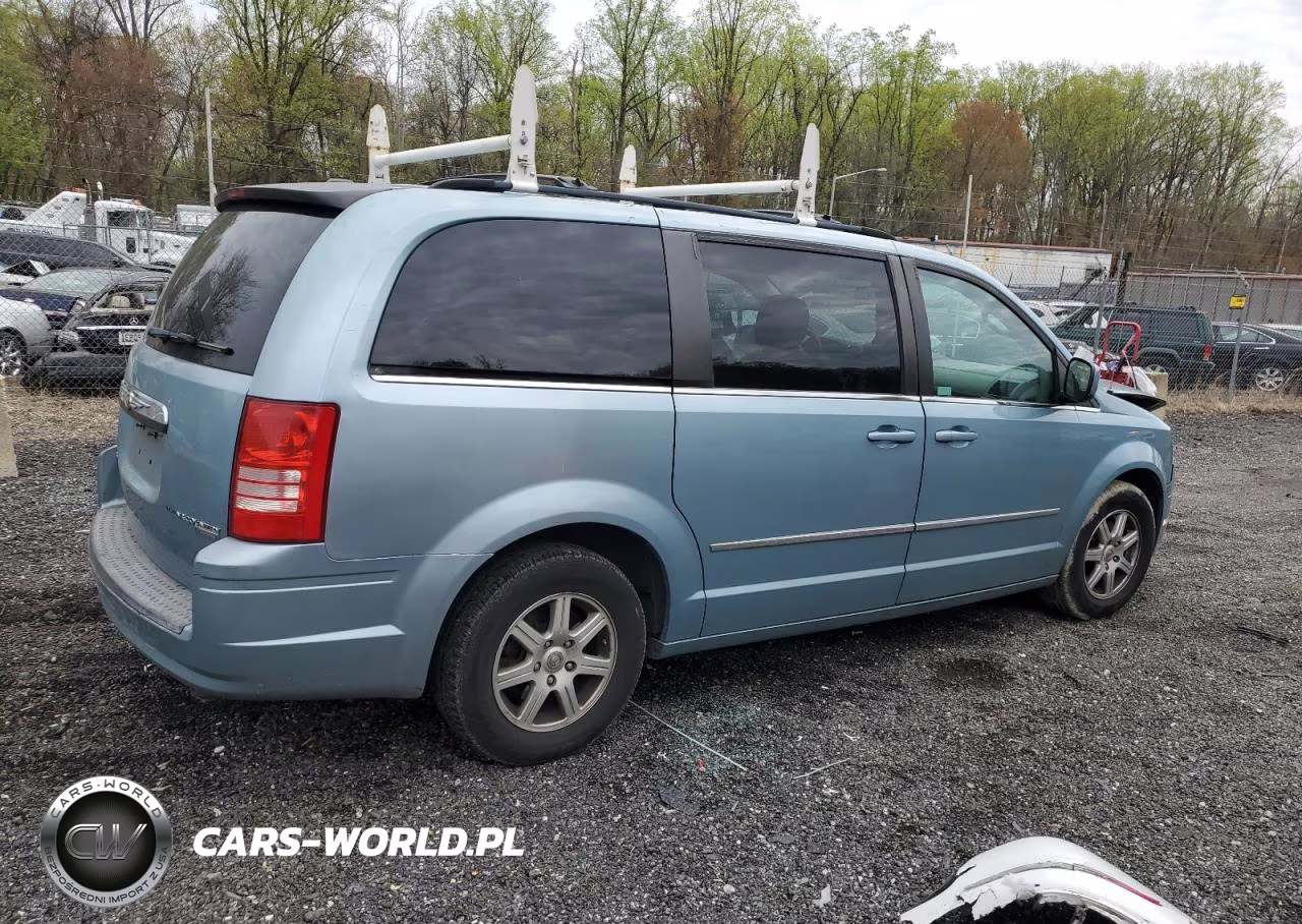 2010 Chrysler Town & Country Touring VIN:2A4RR5D13AR270516 - 3