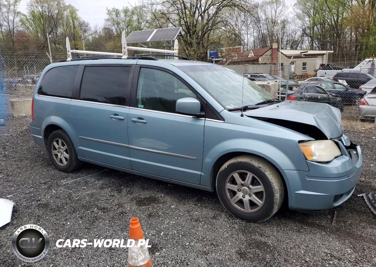2010 Chrysler Town & Country Touring VIN:2A4RR5D13AR270516 - 4