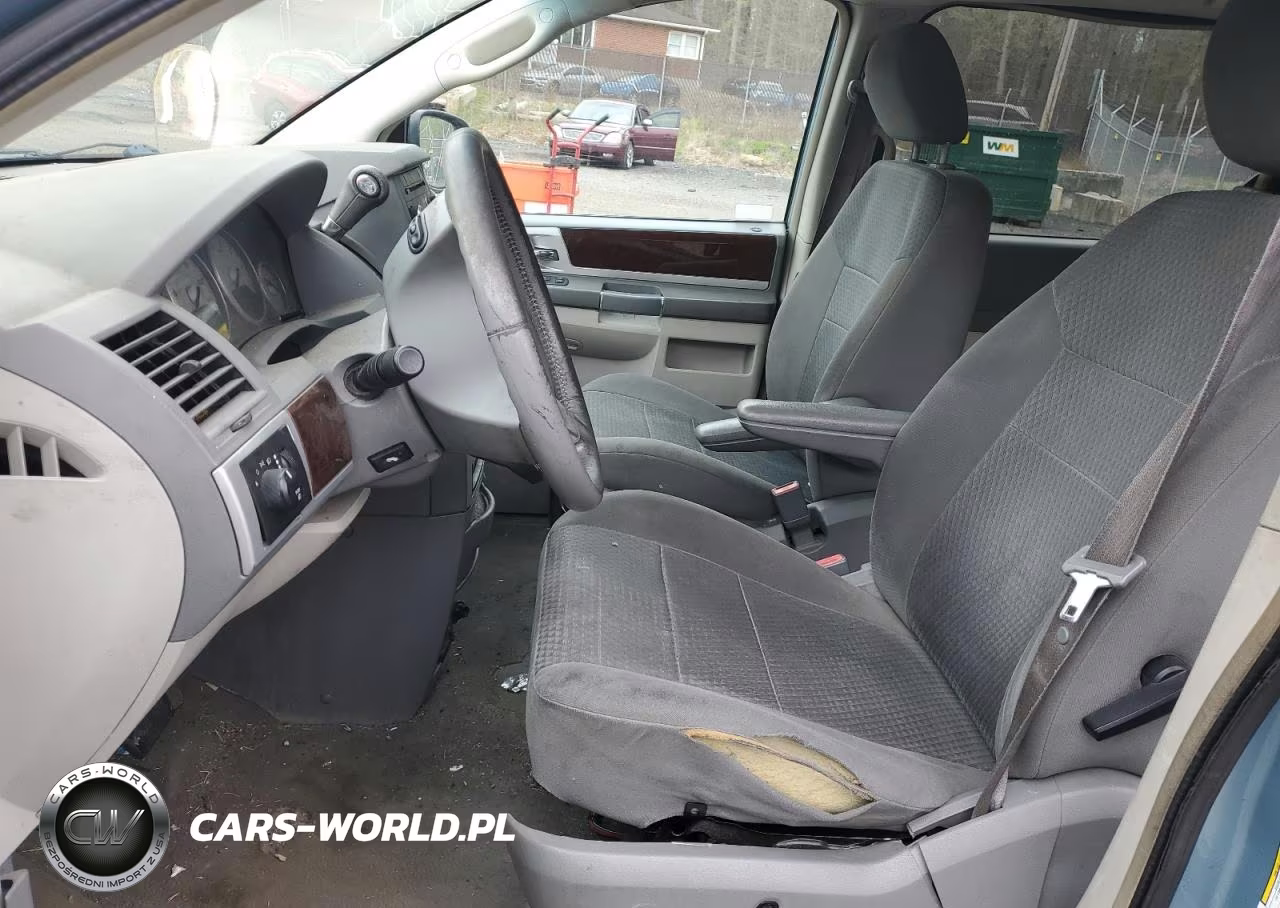 2010 Chrysler Town & Country Touring VIN:2A4RR5D13AR270516 - 7