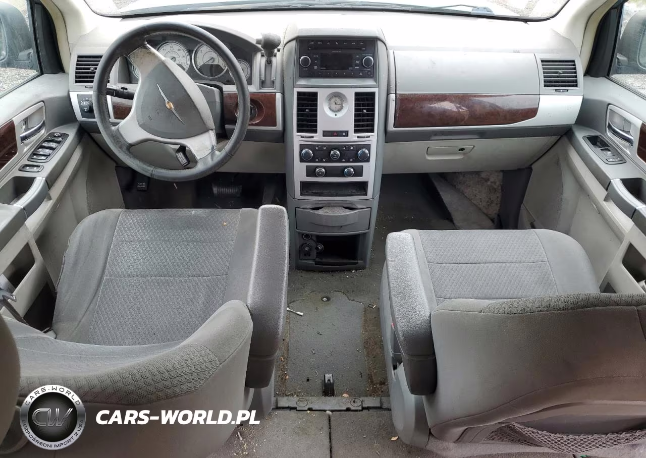 2010 Chrysler Town & Country Touring VIN:2A4RR5D13AR270516 - 8