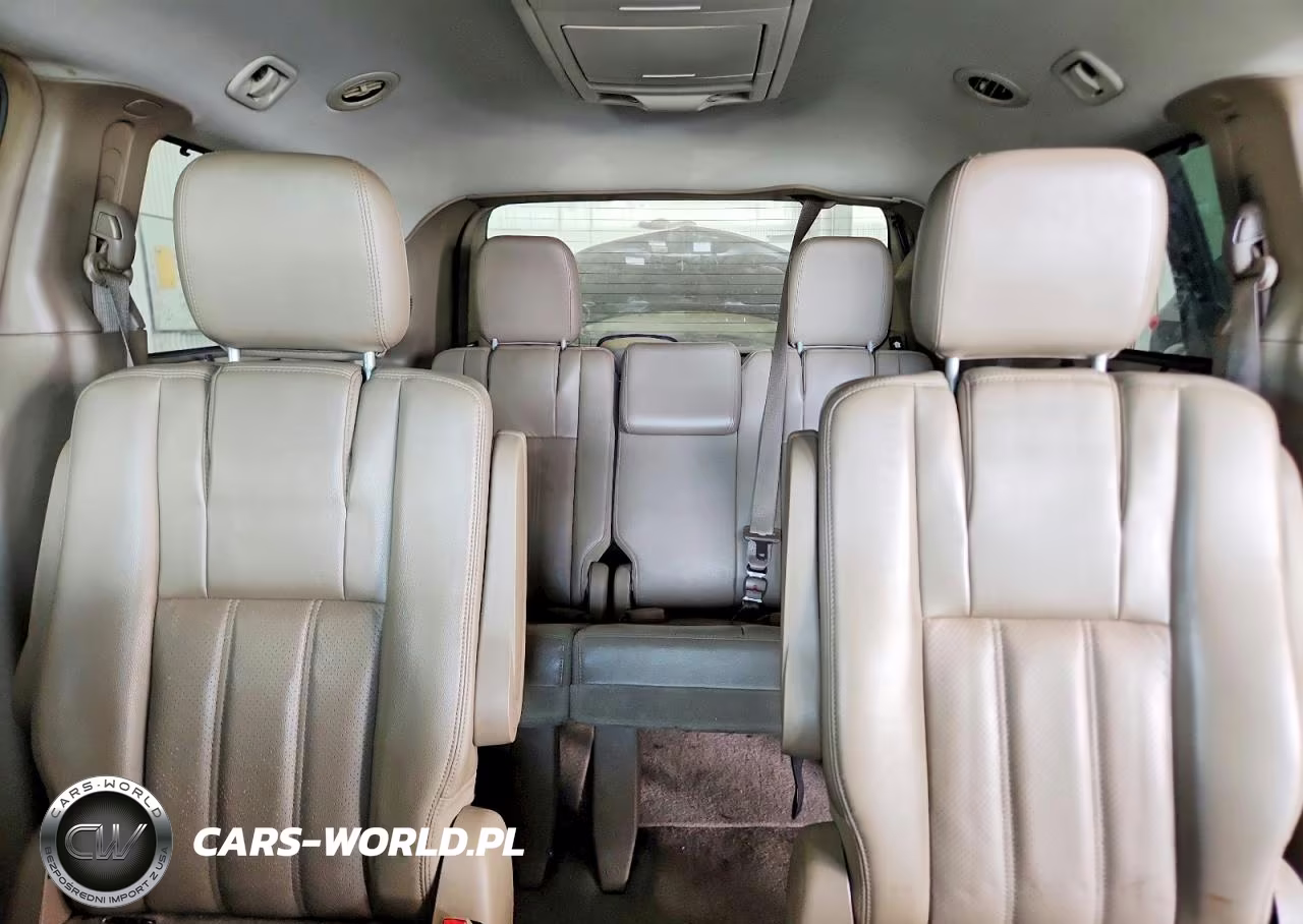 2011 Chrysler Town & Country Touring L VIN:2A4RR8DG9BR607939 - 10