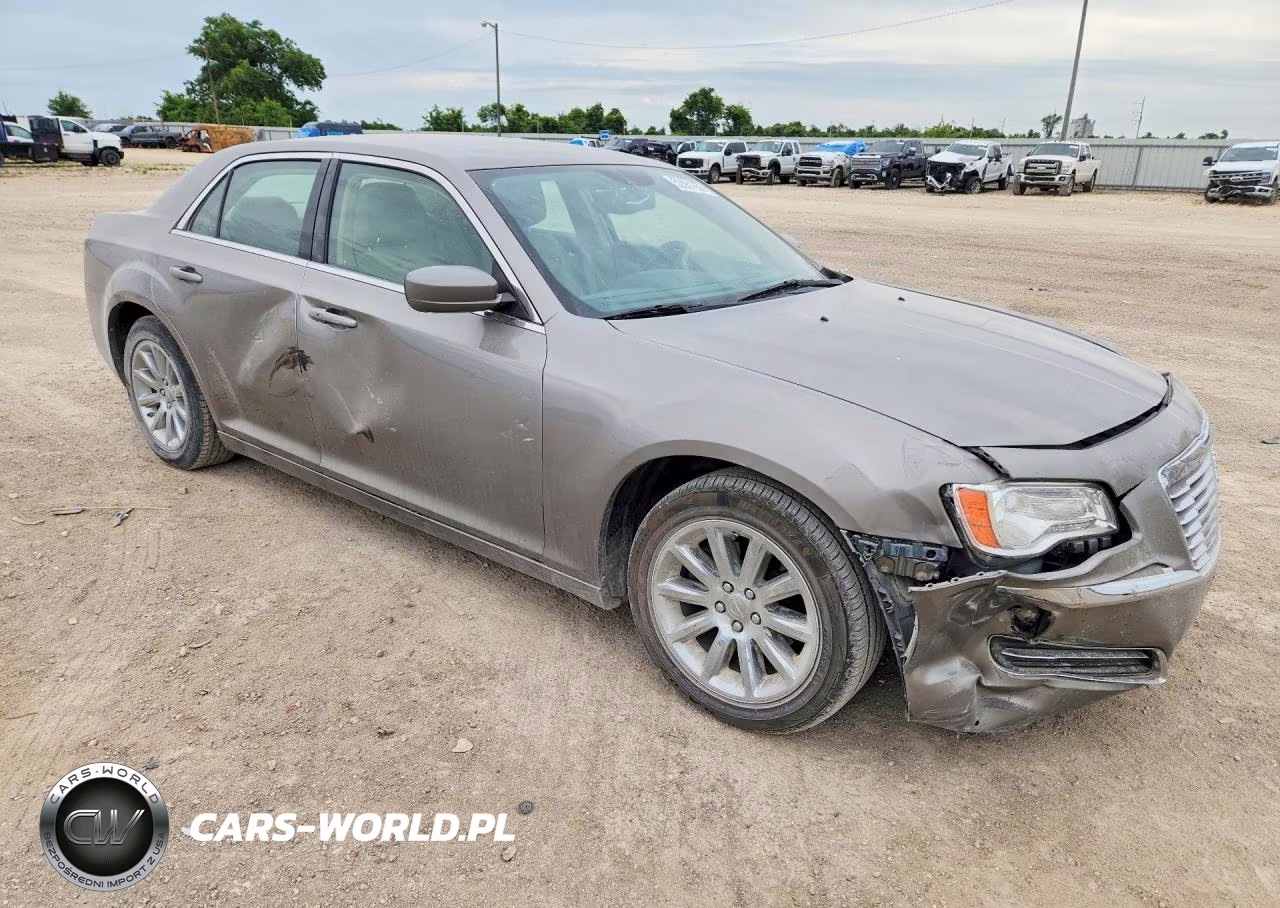 2014 Chrysler 300 VIN:2C3CCAAG5EH272802 - 4