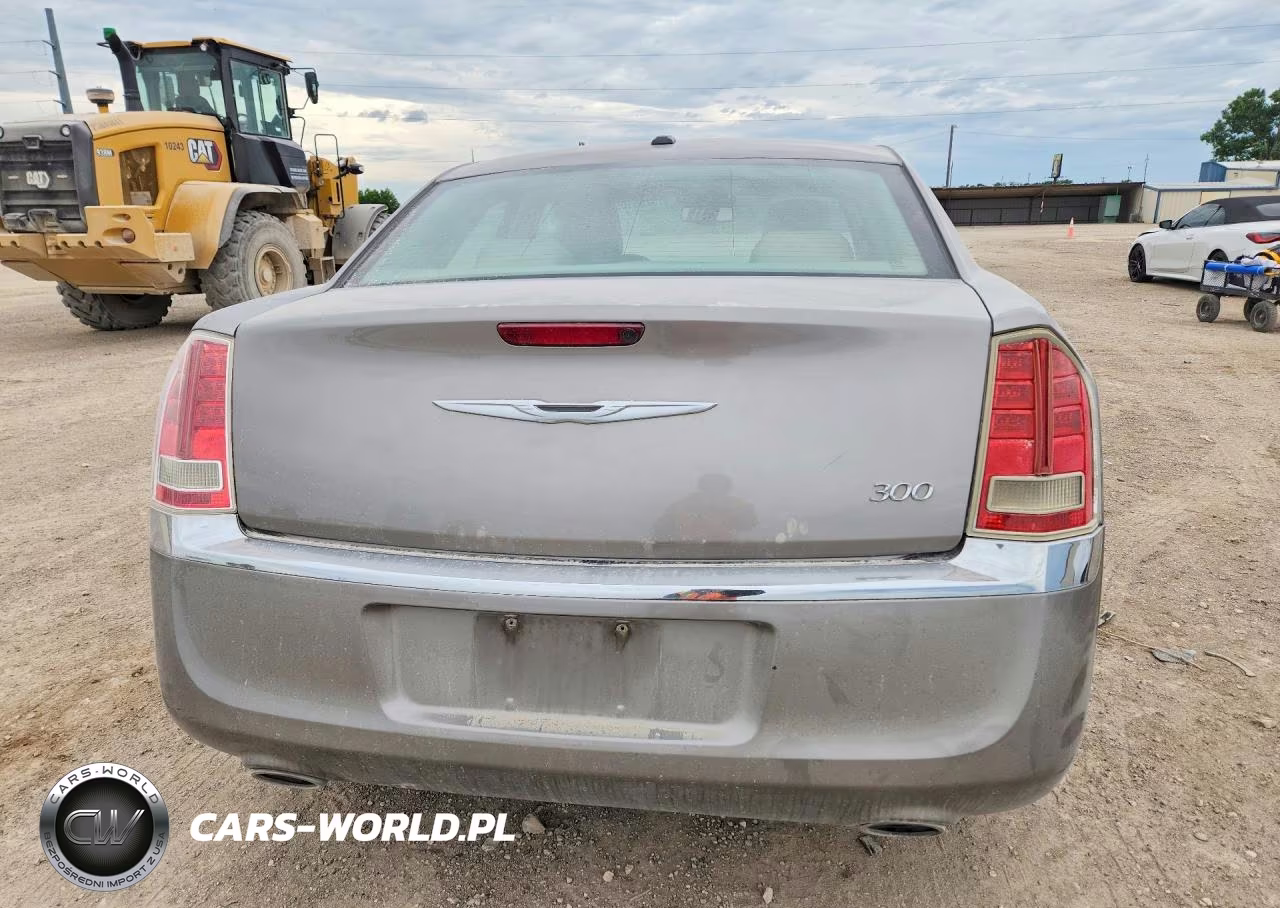 2014 Chrysler 300 VIN:2C3CCAAG5EH272802 - 6