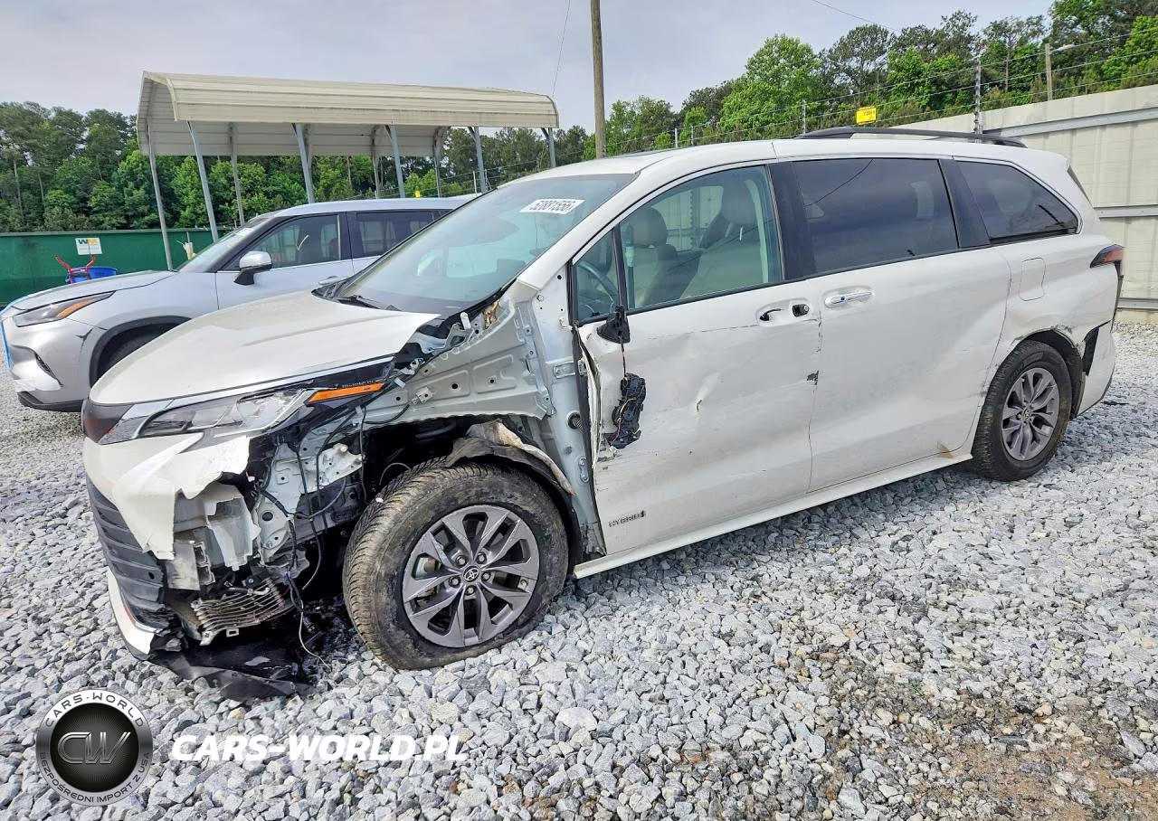 2021 Toyota Sienna Xle