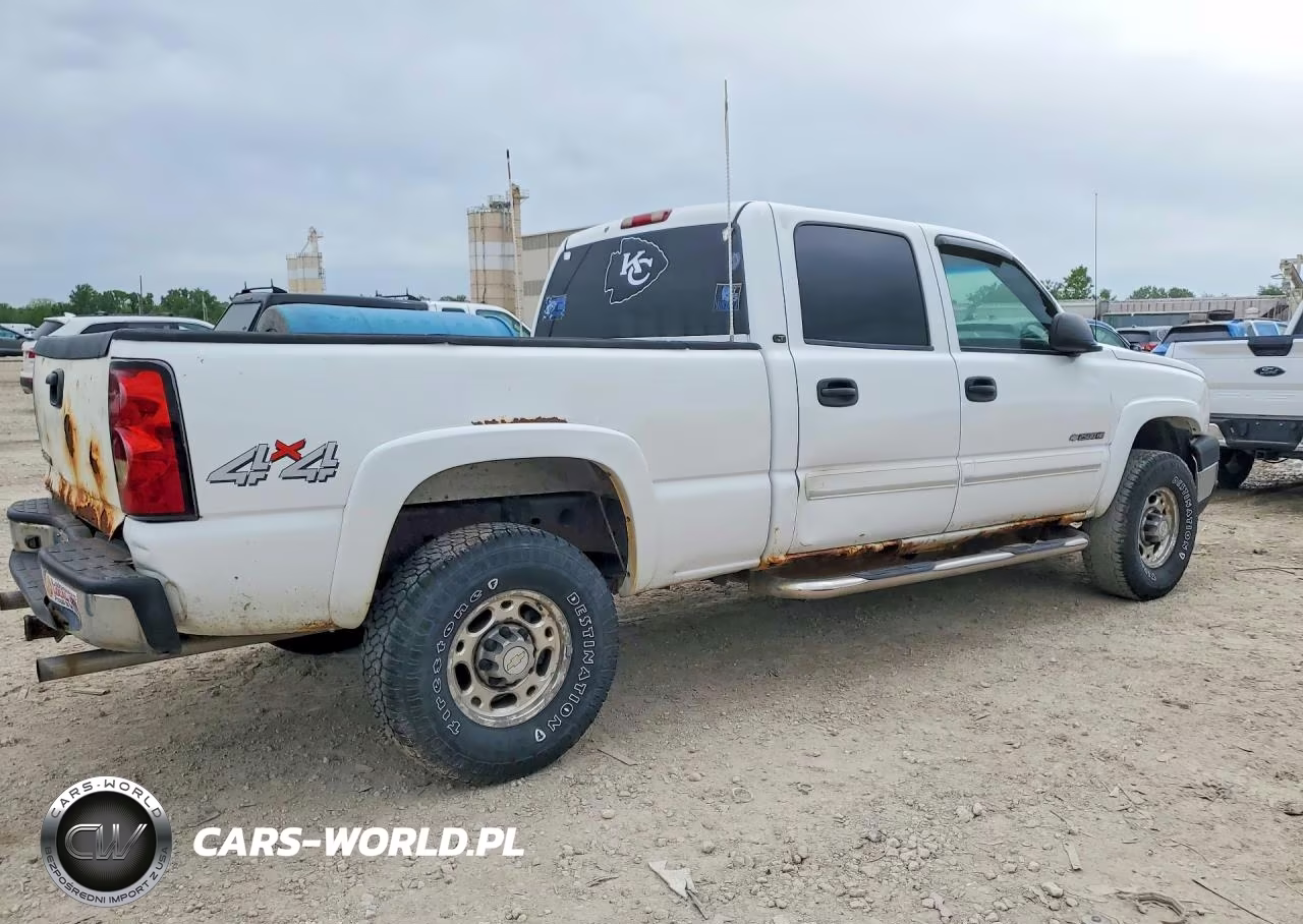 2006 Chevrolet Silverado K2500 Heavy Duty VIN:1GCHK23U16F266382 - 3