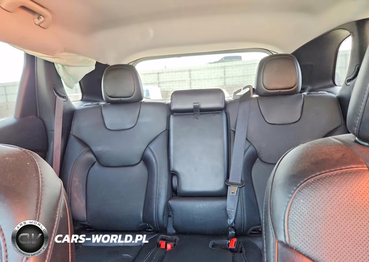 2023 Jeep Cherokee Altitude Lux VIN:1C4PJMMB8PD103068 - 10