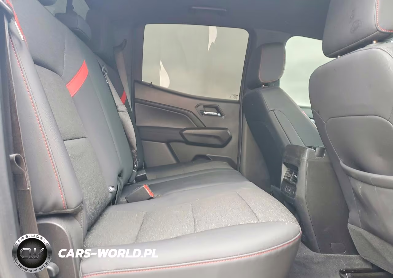 2023 Chevrolet Colorado Z71 VIN:1GCPTDEKXP1235713 - 10