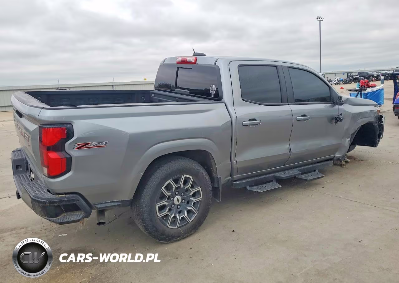 2023 Chevrolet Colorado Z71 VIN:1GCPTDEKXP1235713 - 3