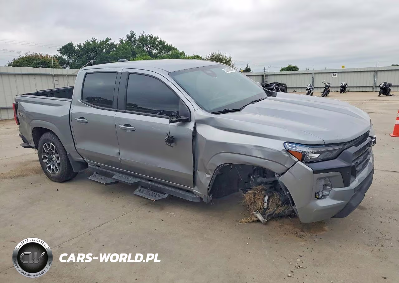 2023 Chevrolet Colorado Z71 VIN:1GCPTDEKXP1235713 - 4