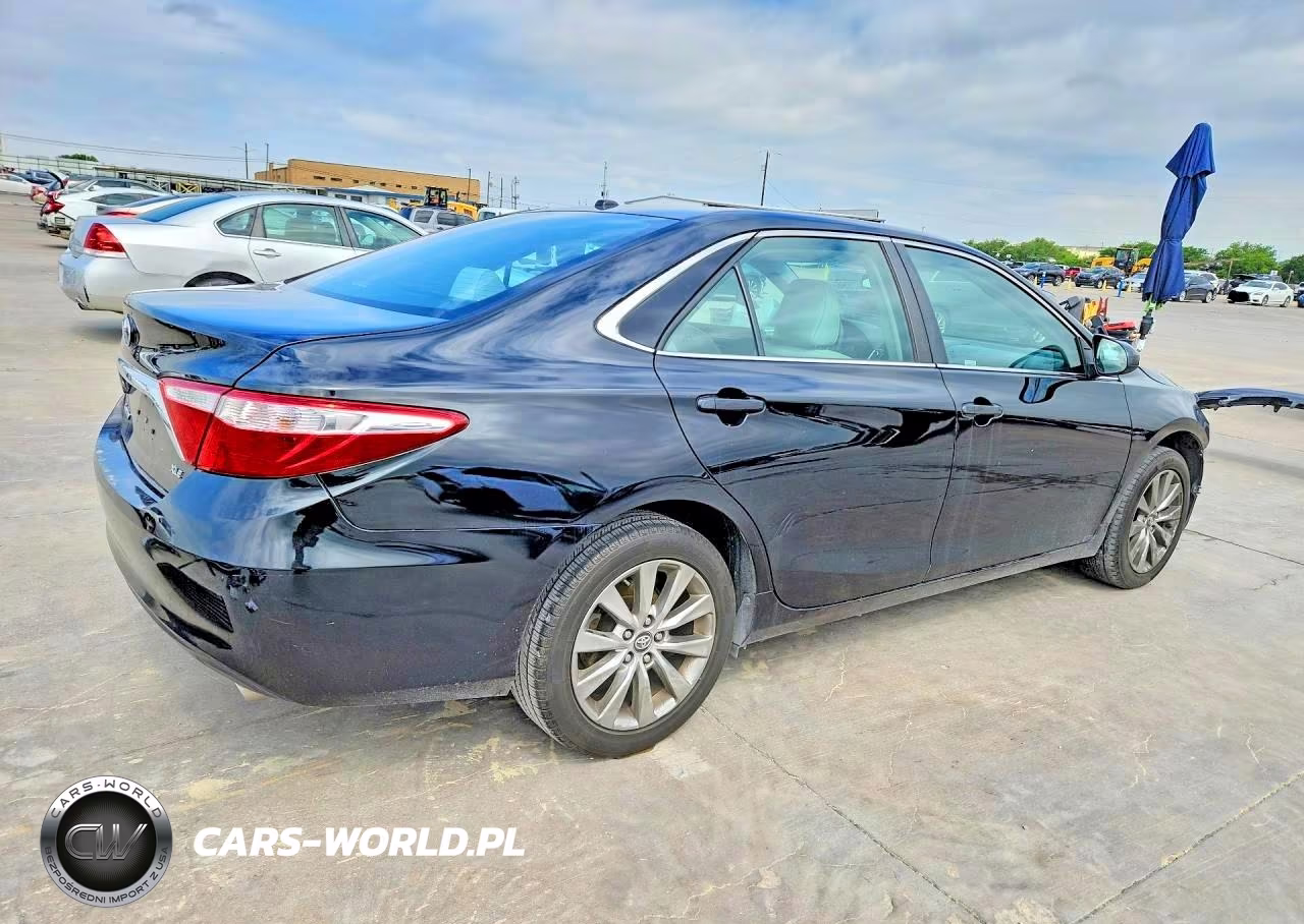 2017 Toyota Camry Xle VIN:4T1BF1FK6HU628070 - 3