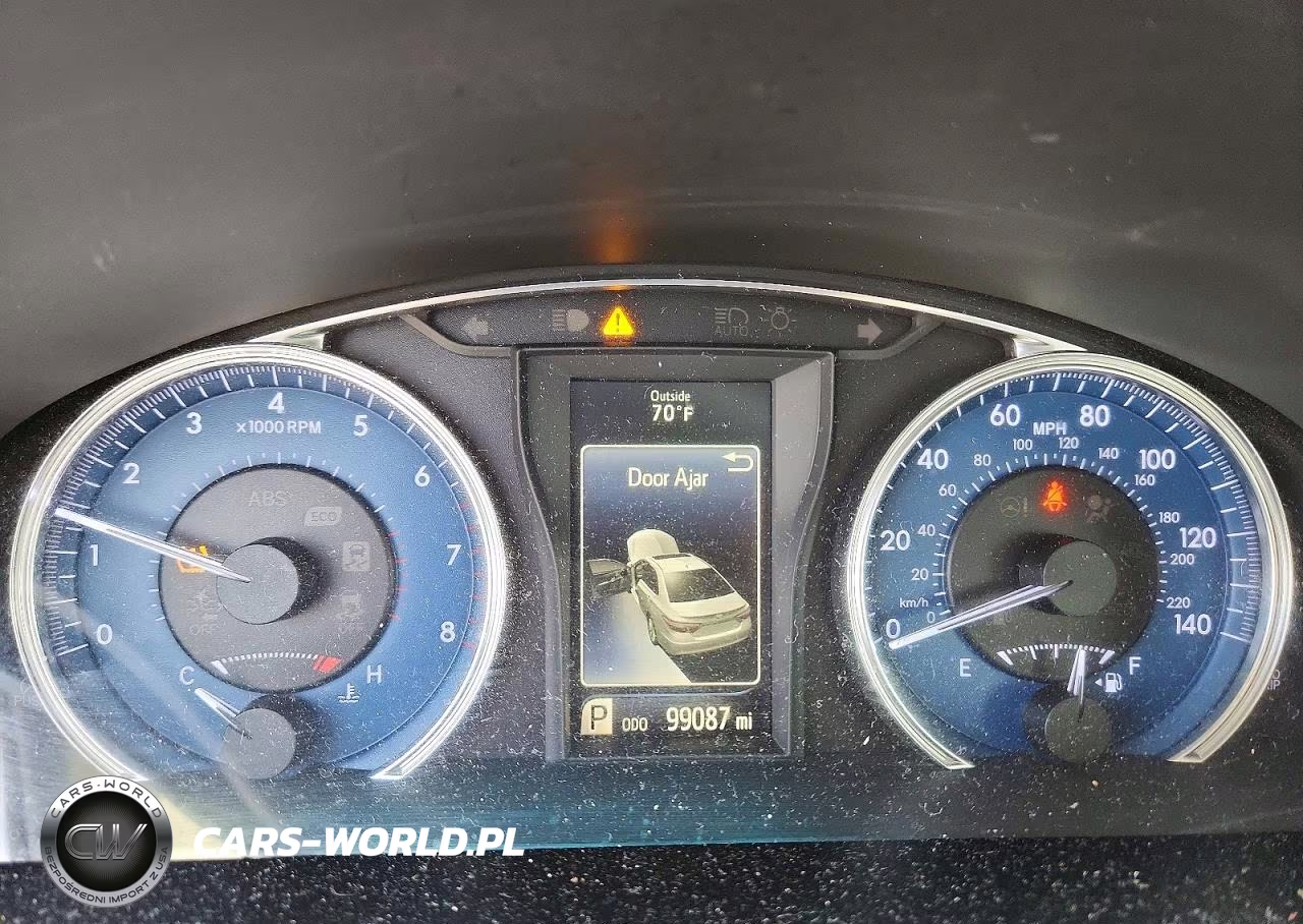 2017 Toyota Camry Xle VIN:4T1BF1FK6HU628070 - 9