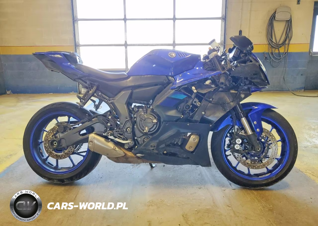 2024 Yamaha Yzfr7
