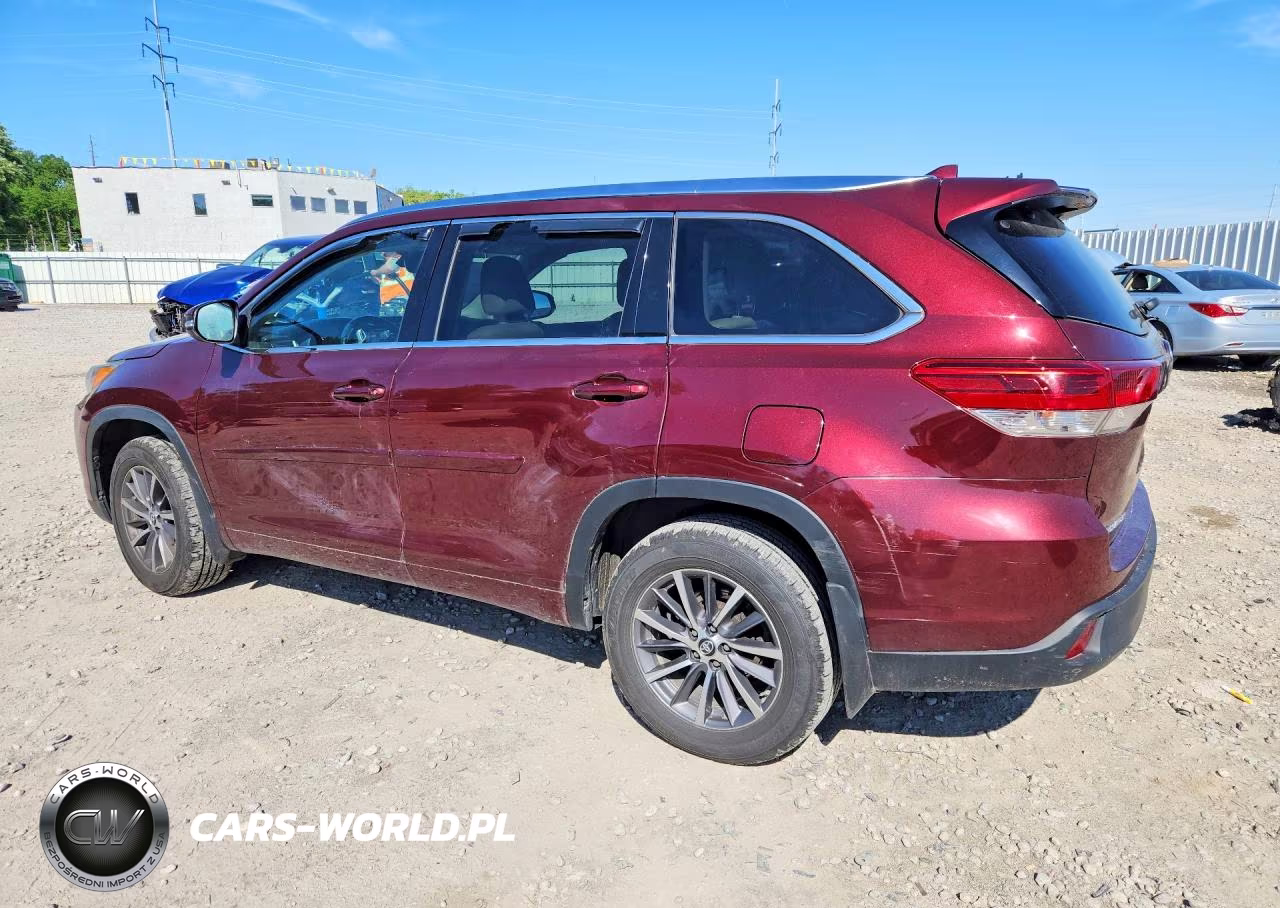 2018 Toyota Highlander Xle VIN:5TDJZRFH2JS851520 - 2