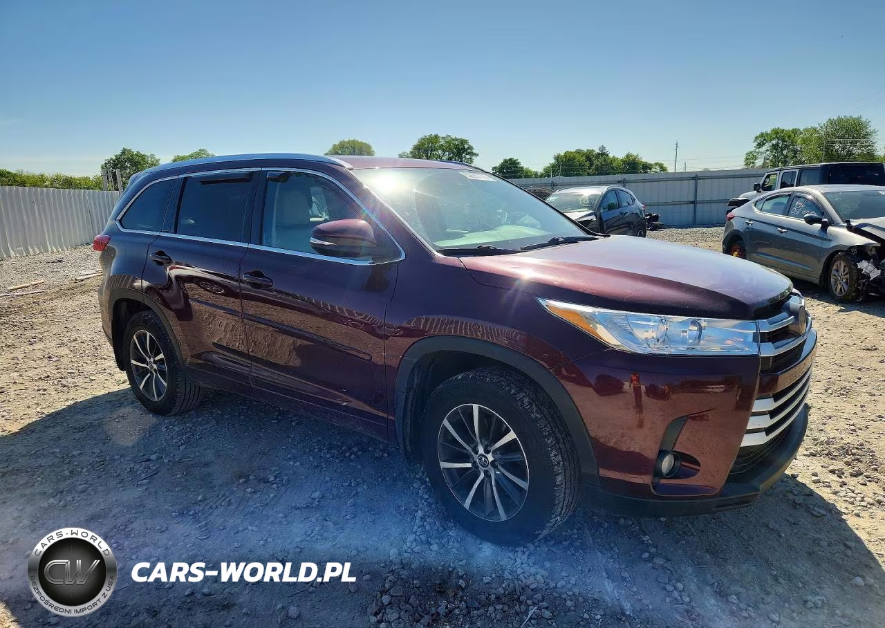 2018 Toyota Highlander Xle VIN:5TDJZRFH2JS851520 - 4