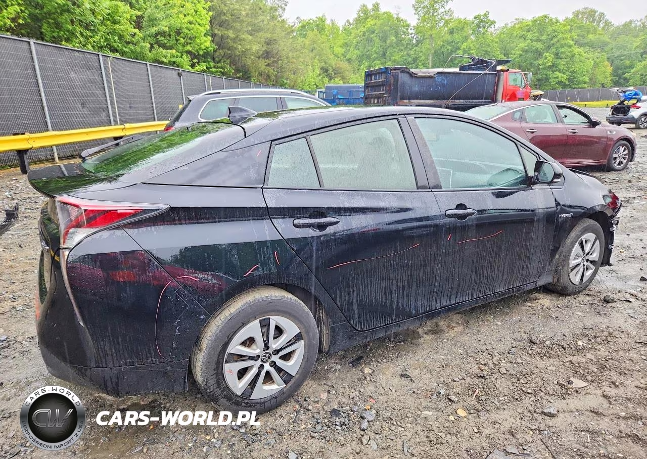 2017 Toyota Prius Four VIN:JTDKARFU5H3038192 - 3