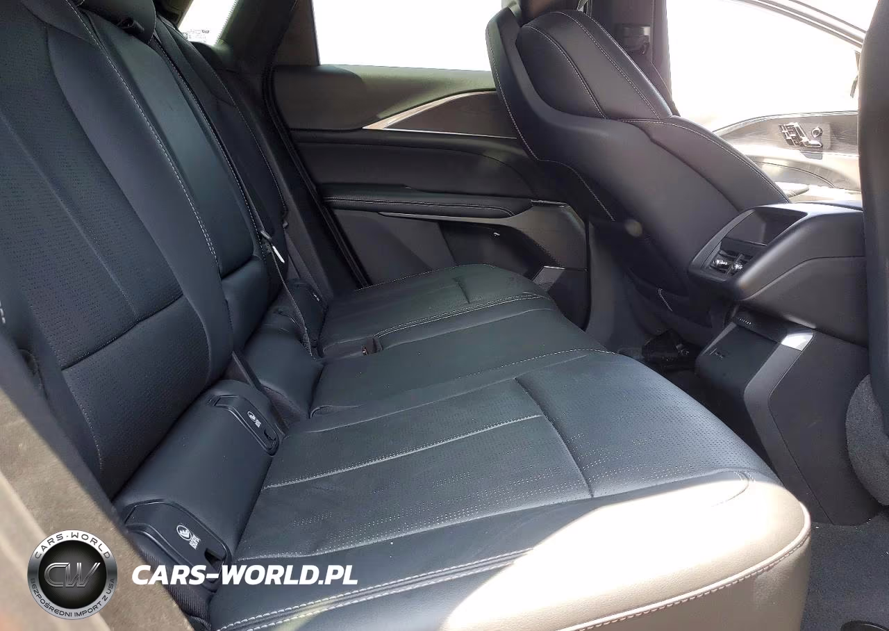 2024 Cadillac Lyriq Luxury VIN:1GYKPPRK1RZ115940 - 11