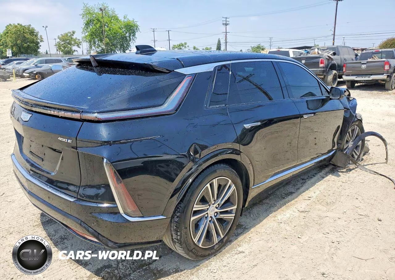 2024 Cadillac Lyriq Luxury VIN:1GYKPPRK1RZ115940 - 3