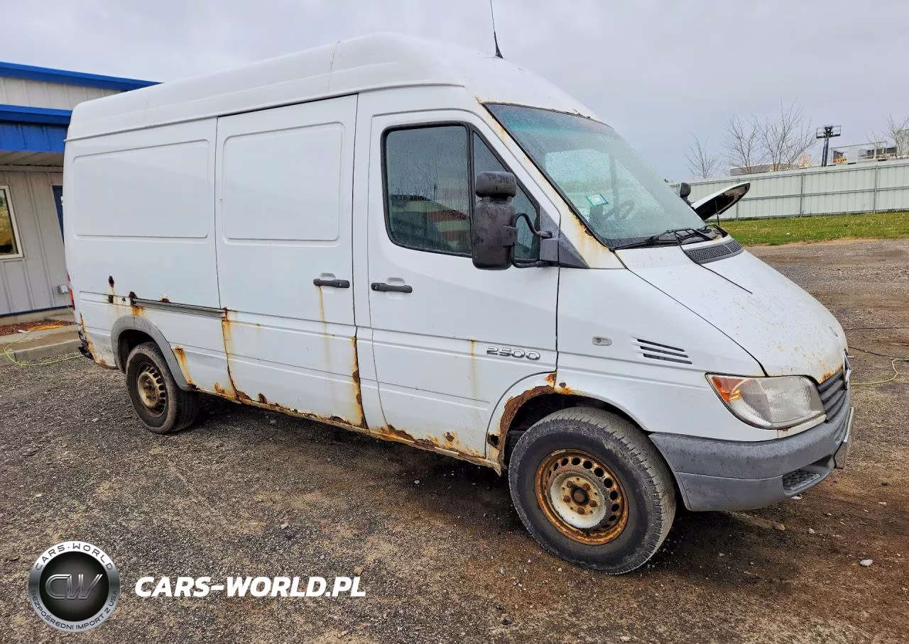2006 Dodge Sprinter 2500 Delivery Van VIN:WD0PD644165927076 - 4