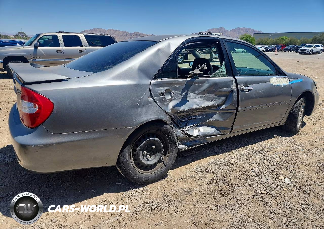 2002 Toyota Camry Se VIN:4T1BE32KX2U635924 - 3
