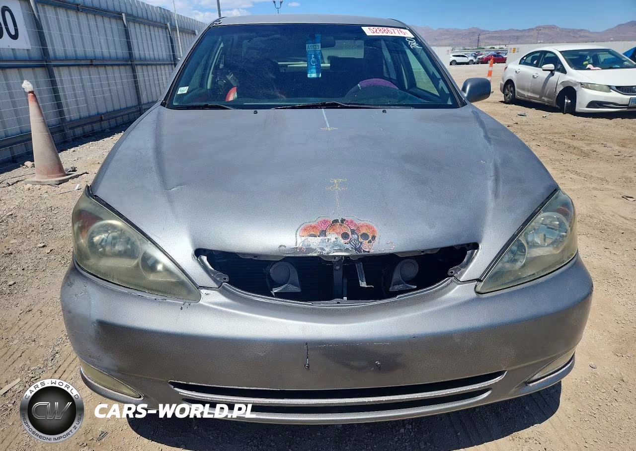 2002 Toyota Camry Se VIN:4T1BE32KX2U635924 - 5