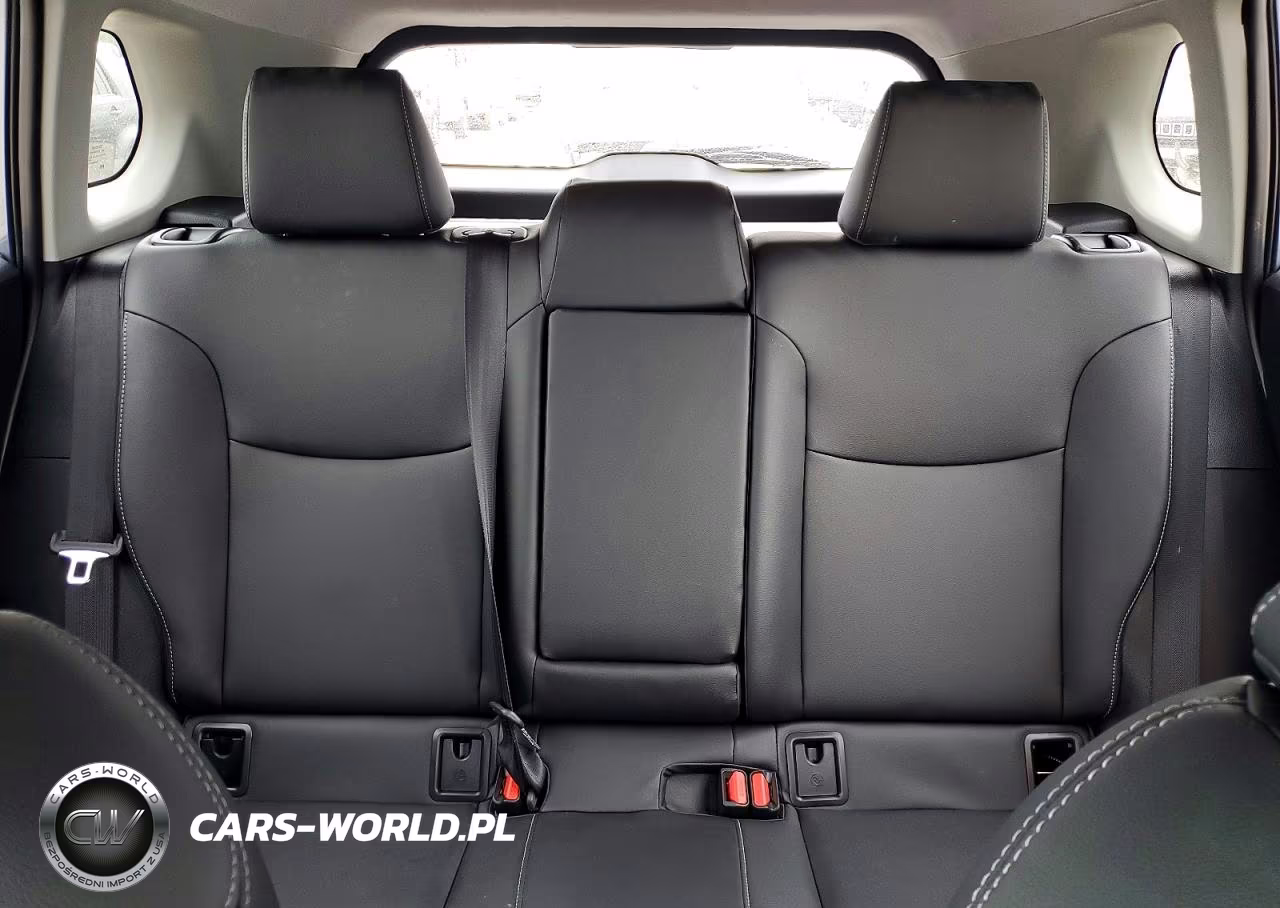 2025 Toyota Corolla Cross Xle VIN:7MUDAAAGXSV124671 - 10