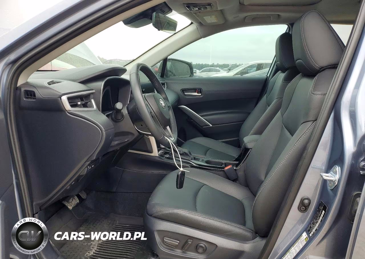 2025 Toyota Corolla Cross Xle VIN:7MUDAAAGXSV124671 - 7