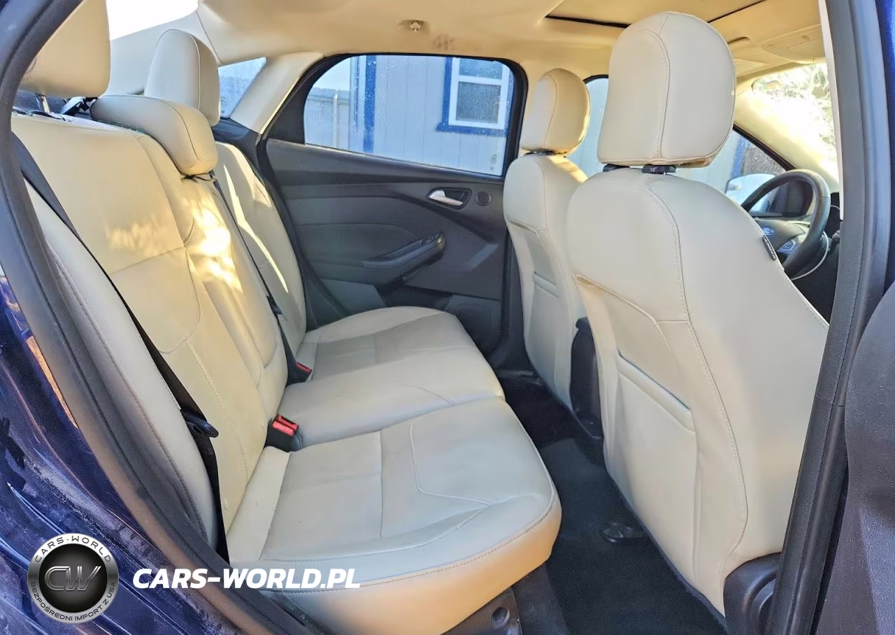2017 Ford Focus Titanium VIN:1FADP3J27HL268557 - 10