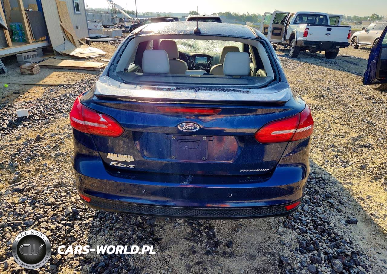 2017 Ford Focus Titanium VIN:1FADP3J27HL268557 - 6