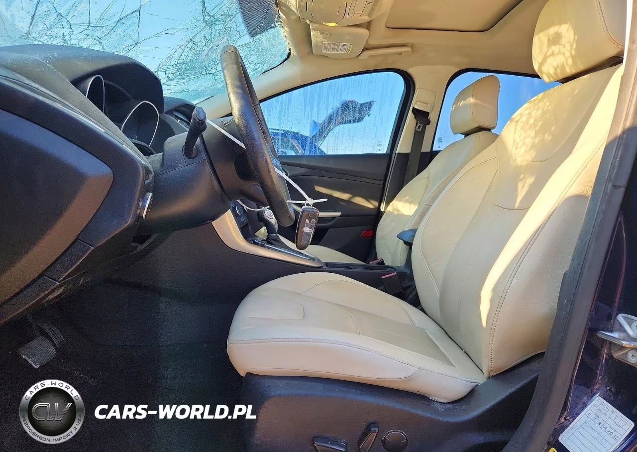 2017 Ford Focus Titanium VIN:1FADP3J27HL268557 - 7