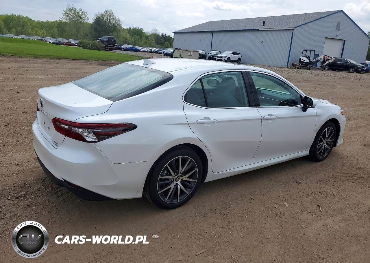 2024 Toyota Camry Xle VIN:4T1F31AK5RU632257 - 3