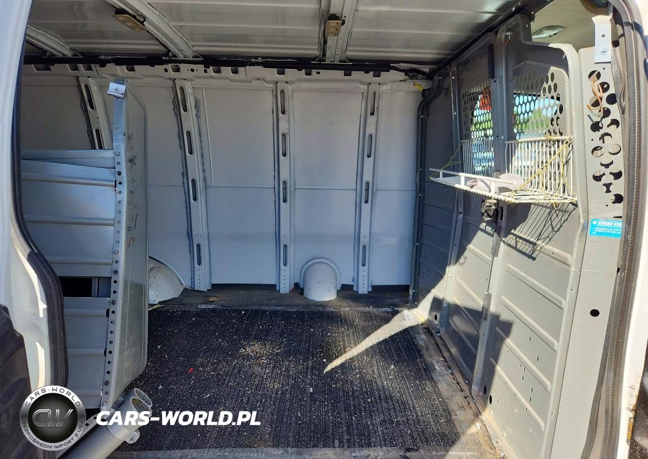 2021 Chevrolet Express G2500 VIN:1GCWGAFP1M1188592 - 11