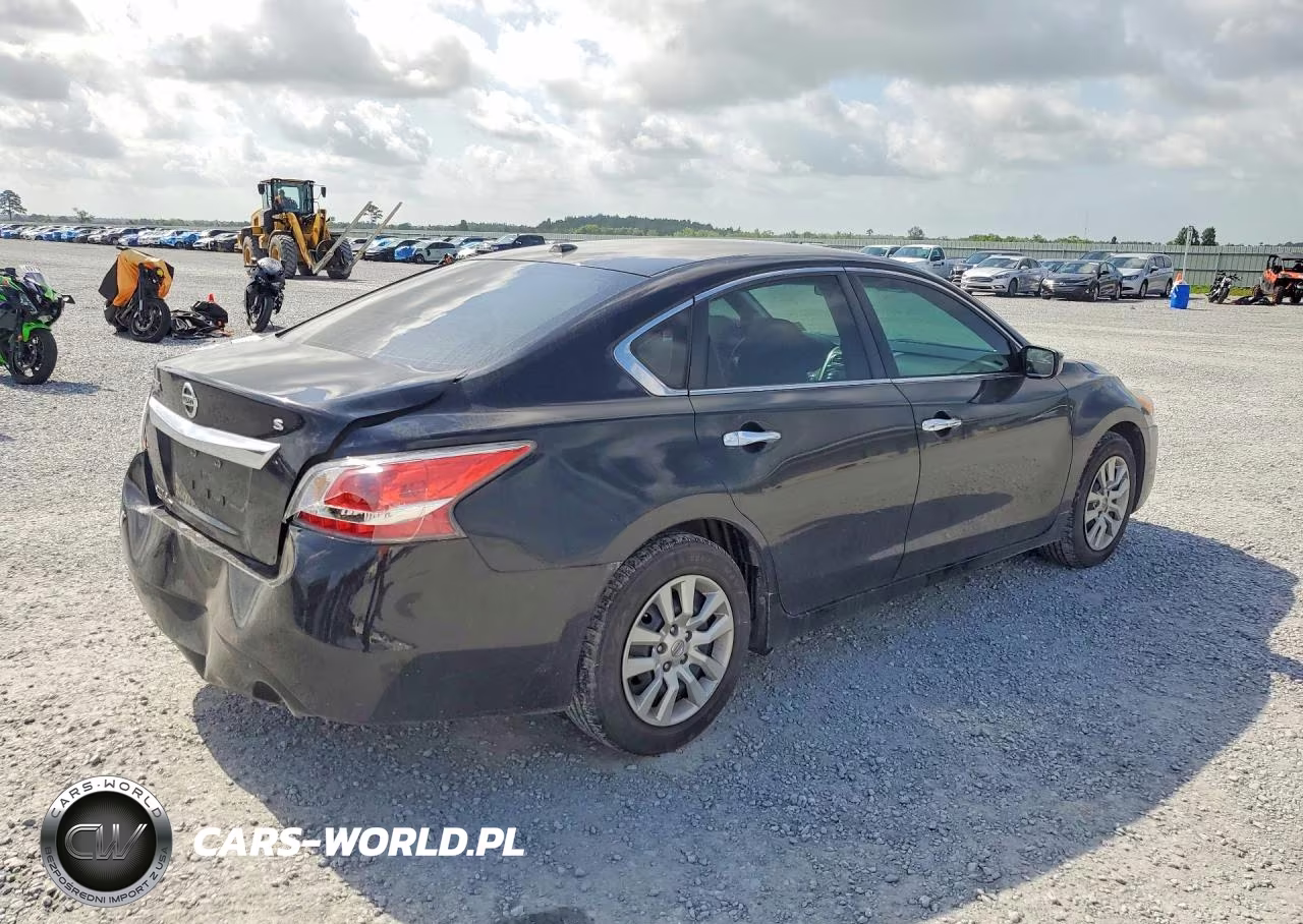 2015 Nissan Altima S VIN:1N4AL3AP4FN321825 - 3